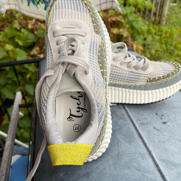 Tyche Platform sneakers, great back-to-school shoes for girls/ladies size US 7 - Picture 6 of 7